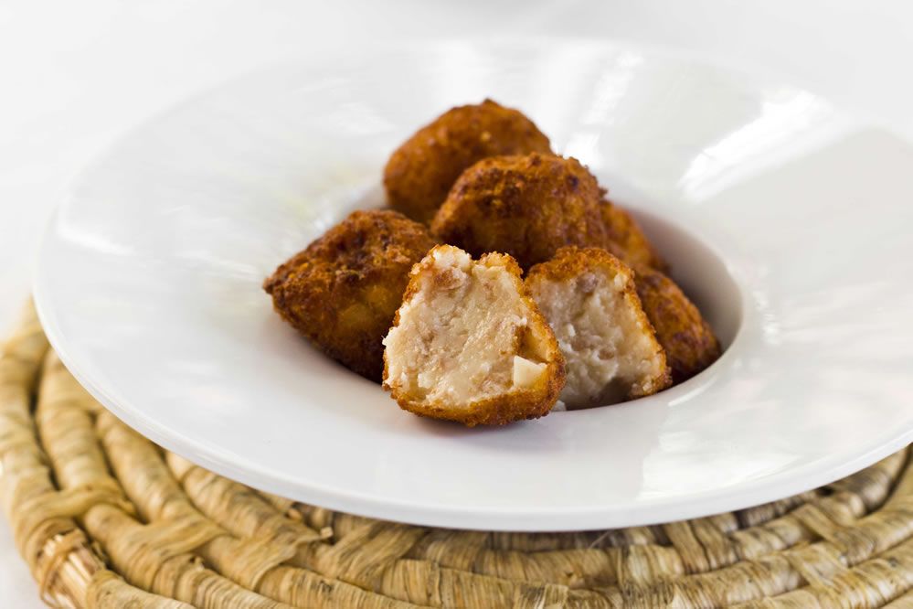 ¿Eres un catador profesional de croquetas?😋 ¡No puedes perderte las nuestras! Cremosas y deliciosas son el entrante perfecto para compartir con tus amigos. 🧍🧍‍♀️🧍‍♂️
#elbotanico #terrazasmadrid #barrioretiro #restaurantesenmadrid #comerenmadrid