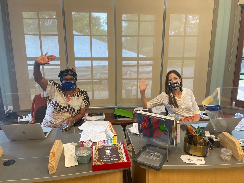 Wilson_School's tweet photo. Happy World Teacher Day! Hats off to our exceptional educators and those around the world today #WilsonSchoolStL #wilsonexcellence https://t.co/3gKvOGcNGM