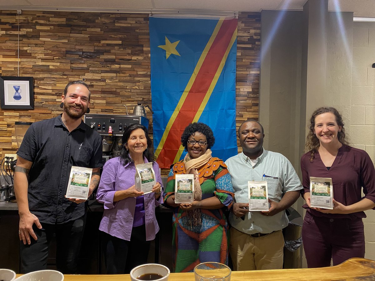everybodysjoe's tweet photo. We are so grateful for the relationships we share with our coffee partners! Thank you to @paulcarlsonpartnership for visiting us here in the cafe!❤️☕️ #KarawaCoffeeProject #CongoCoffee #relationshipcoffee #everybodymeanseverybody #chicago https://t.co/Civ0VRJcQR