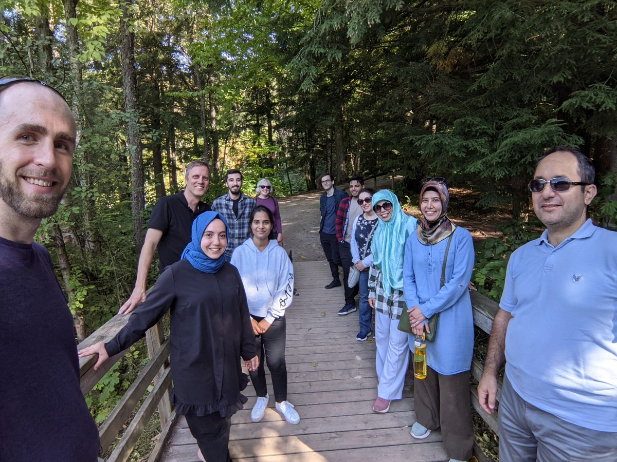 BoxbriteTech's tweet image. Last Friday we got together for a company hike to celebrate fall and Roja coming back after being in India with her family for six months. It was nice having her be apart of our in person meetings once again. We are grateful for vaccines and being able to gather together safely!