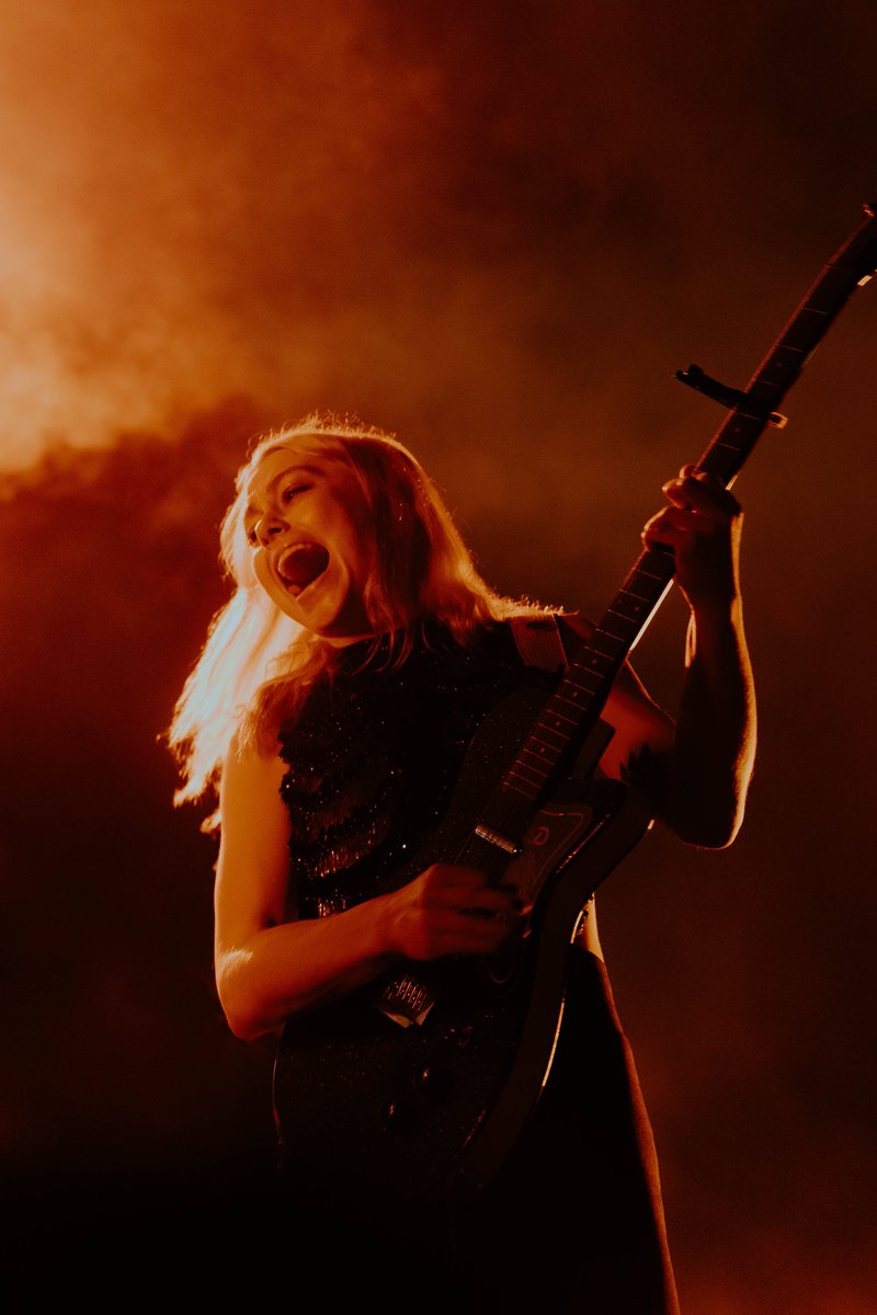 waterybrain's tweet photo. .@phoebe_bridgers last night in birmingham sorry i keep neglecting twitter https://t.co/XJmyrhlTBk