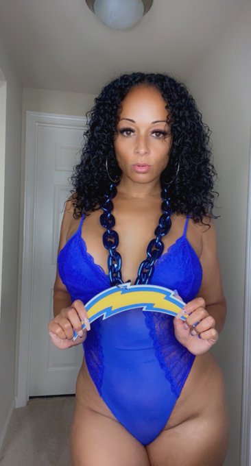 #boltgangordontbang #chargers ⚡️🆙 victory Tuesday &hellip;. https://t.co/OMNKBjTnYu<a href="/tag/boltgangordontbang"class="tags">#boltgangordontbang</a><a href="/tag/chargers"class="tags">#chargers</a>