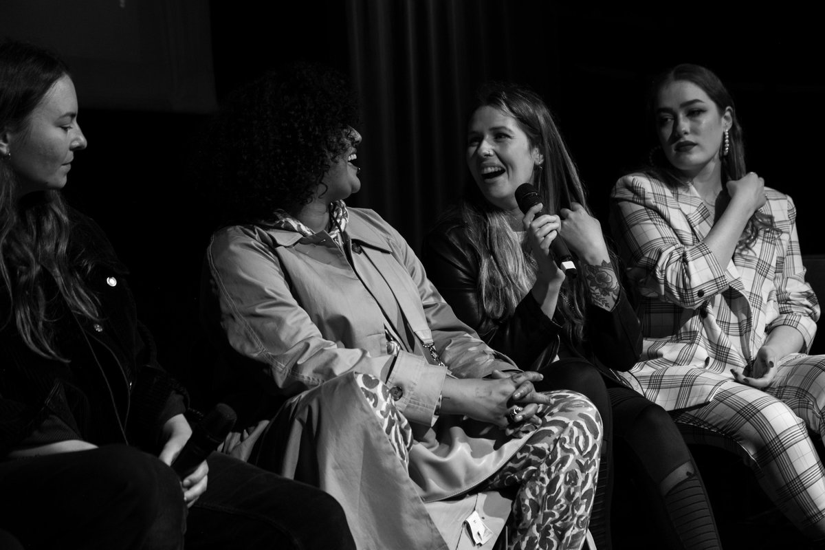 shortsontap's tweet photo. Here's some photos from last Friday's #DRAMATHON screening. Thank you @RichMixLondon! Pix by @FraRagazzi. Full album here: https://t.co/imskwbil68 @JadeAnouka @Irene1791 @FloKosky @EsmeHicks @MishaVertkin @Bastendo @OnAirFilm @ErenKaplan97 @dcmfilmmaker @Portia_Hlubi @marijngmaas https://t.co/MR9maykbYa