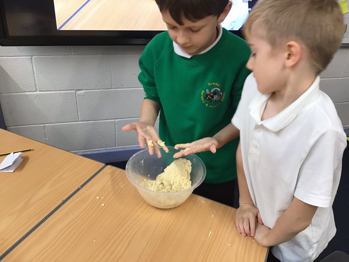 MrsReidyear3's tweet photo. From tree to plate! #schoolproduce #crumble https://t.co/unFQIziw0u