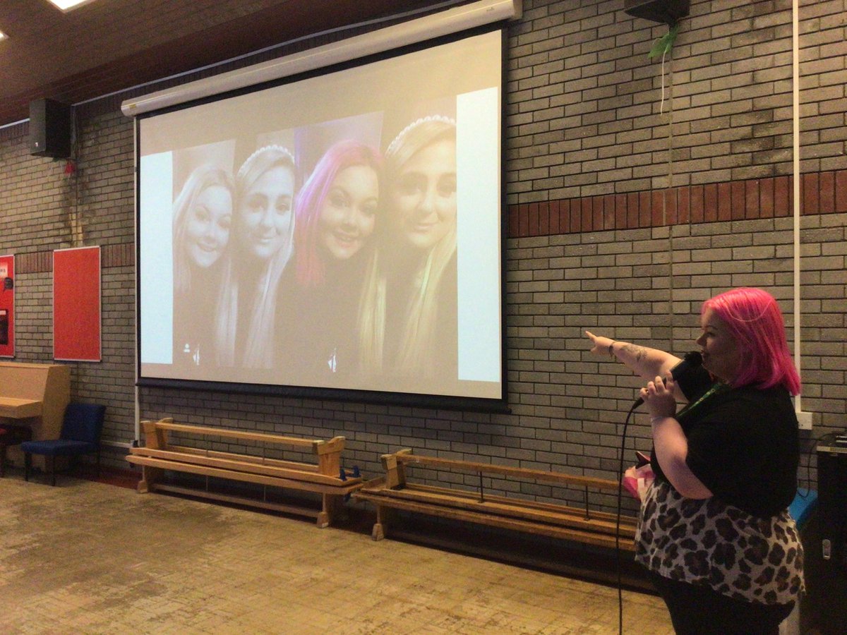 gpsMrsPowell's tweet photo. We had a wonderful afternoon @georgeprimary as Year 5 were joined by our very own celebrity -Trinity-Leigh! The children were in complete awe of this truly inspirational young lady. Trinity answered lots of questions and sang for us. Thank you for joining us. We learnt so much!🎶 https://t.co/eCekUTwXlN