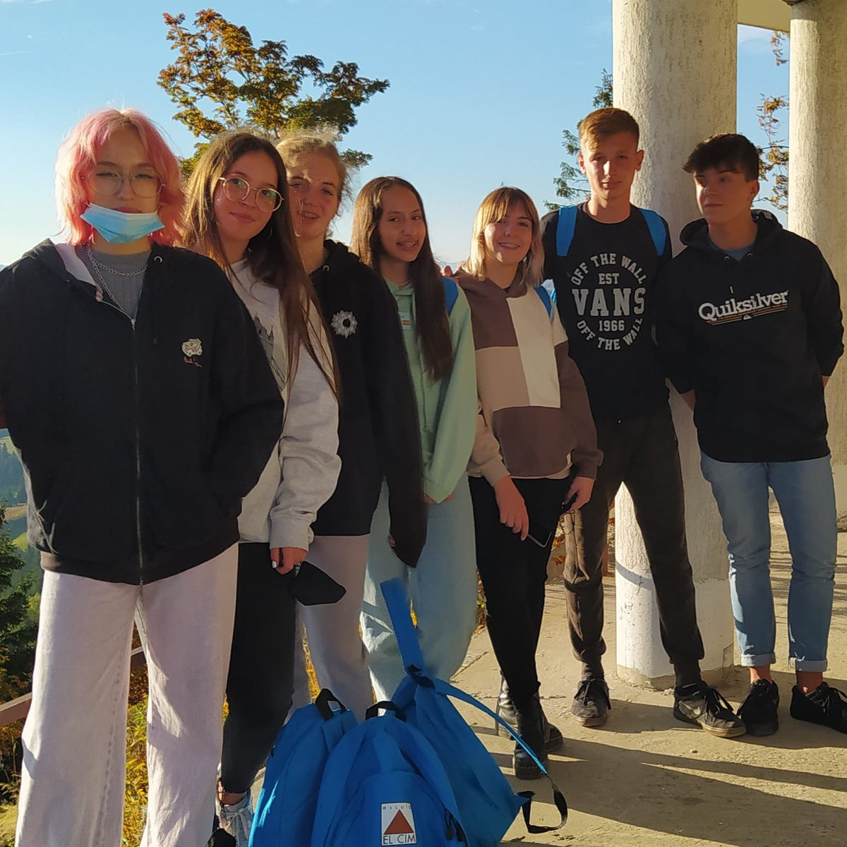 Escolaelcim's tweet photo. Primeres impressions del viatge a Romania, visita a l'escola de Nasaud, recepció a l'ajuntament i excursió al monestir Pietra di Fontanele. #ErasmusPlus
#etwinninig_europe
#ErasmusPlusES
#MiErasmusPlus
@sepie_gob
#activecreativeenterprising https://t.co/NE2ad4JYHu