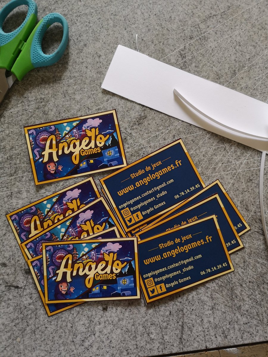 AngeHubert_'s tweet photo. Les cartes de visite sont enfin terminées ! Vous en pensez quoi ? 🤩

#jeux #game #boardgame #studio #toulouse #print #cartoon https://t.co/1iFlp8DKPR