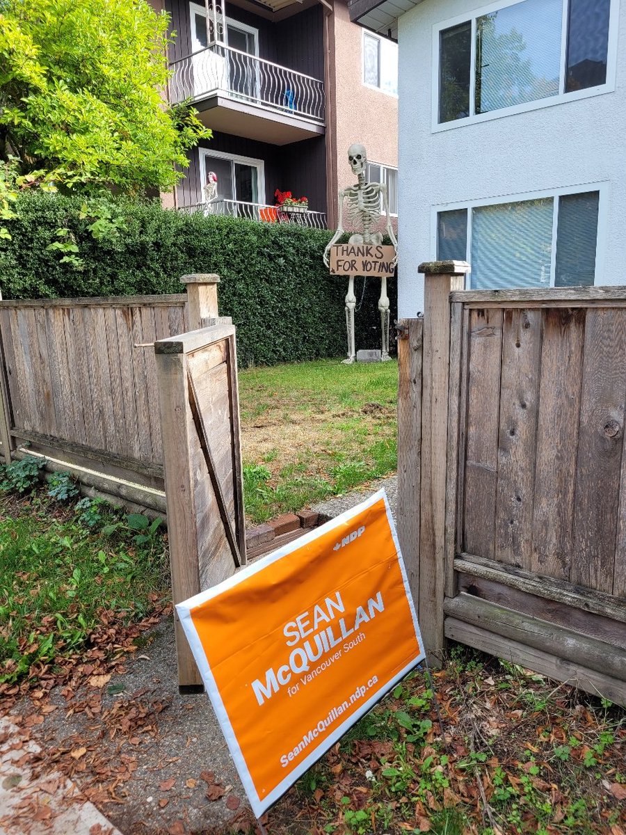 My friend and volunteer @LierX sent me this photo while picking up signs a few weeks ago and I forgot to share it. I'm happy there is some humour in the wake of a near Halloween election. #VancouverSouth #elxn44 #cdnpoli