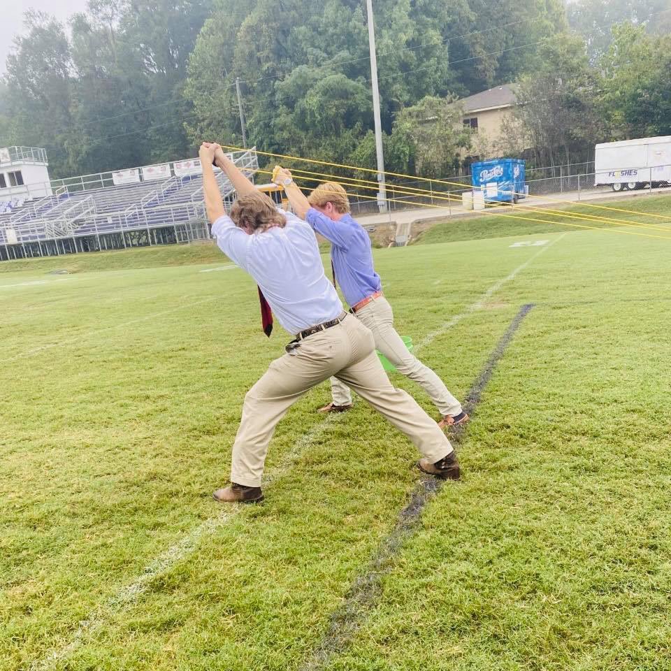 VburgCatholic's tweet photo. #STREAMLEARNING
Our Honors #Physics class performed a projectile motion #laboratoryexperiment with a #waterballoon launcher. They used the Vernier Video Physics program to analyze the motion of the balloons. They routinely launched water balloons at 110 yards. https://t.co/Nb1Vp682K3
