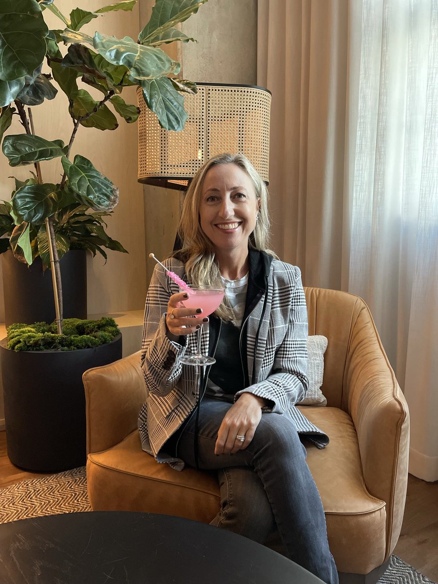 180candice's tweet photo. Get yourself a specialty pink drink at #DrawBar inside the #Bellyard Hotel @TheInterlockATL this month and part of the proceeds benefit @IWillSurviveInc for #BreastCancerAwarenessMonth 💖 https://t.co/pwLcEZSHNk