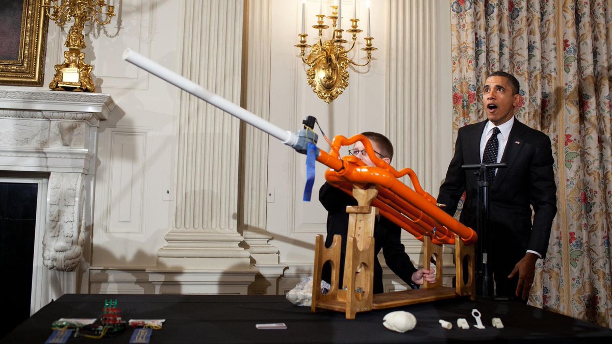 Treforedds's tweet photo. The First Lady was impressed with her husband’s gift https://t.co/UwEZPg99Au