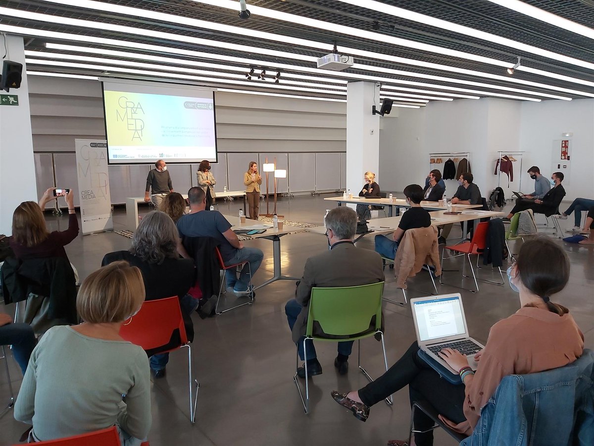 barcelonactiva's tweet photo. La #creativitat té premi! 

Coneixem els5⃣finalistes de #Creamedia, el programa que dona suport a la creació d’empreses del sector de les indústries creatives: 

📽️ DiActors club 
🎮 Bankers &amp; Bonkers 
🎶 Mostra 
⚙️ Tourigma 
💡 Genius https://t.co/uSuG15ezqv