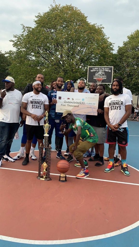 ballin4peace's tweet photo. @Fabienne_Rimpel @KirkBailey17 @GregoryLeone5 @ErickSabater9 @Chairez_Marissa @CrumpTheNerd @Krishe_24 @NYNJAAIT @judy_cavalieri Thank you for coming out to support our community outreach led by @ballin4peace Founder, @Stargrave3, as we keep giving back in Queens!

🗣 @BindaRhonda @QnsBPRichards @NYCParks 

#ballin4peace #queensweek #queens #newyork #giveback https://t.co/je8RxdD5lJ