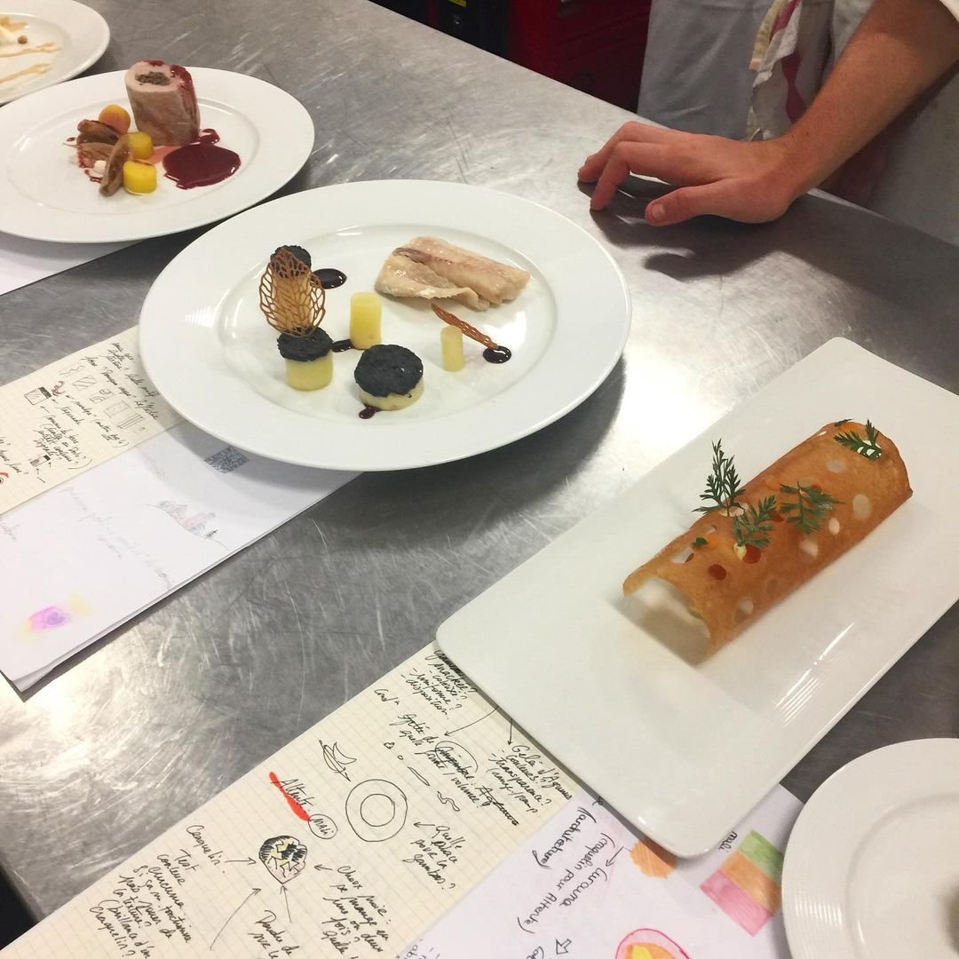 lhd_yb's tweet photo. Résidence design et arts culinaires au lycée hôtelier de Dinard avec @gwenblosse
#100EAC https://t.co/2Ckzey9lUy
