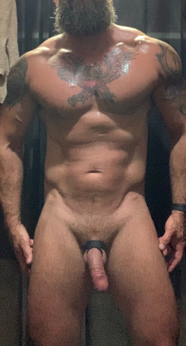 Bifitdad's tweet photo. #gaymuscle #gaymuscledaddy #gayfitness #gayjock #cockring https://t.co/wYwKDpLrfB