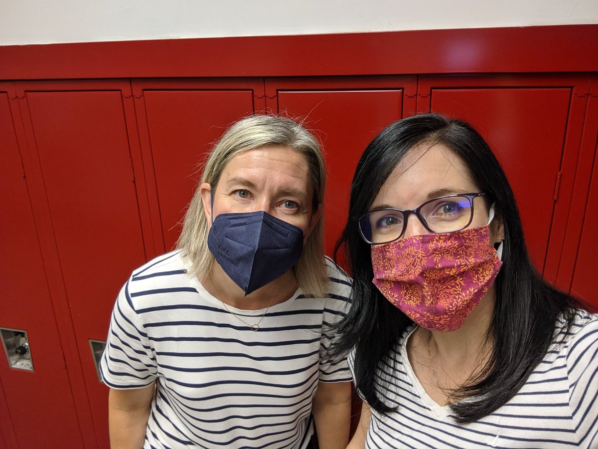 Celebrating Twin Day in #AtomNation with <a href="/AHS_MrsO/">Karen Olarinde</a> <a href="/AtomsLeadership/">AHS Leadership</a>