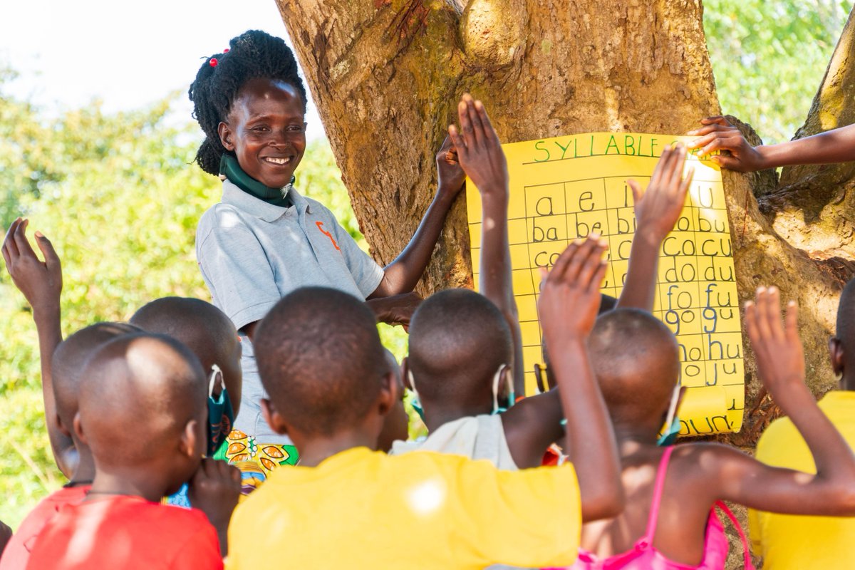 BldgTomorrow's tweet image. It's #WorldTeachersDay! 🍎 Today we celebrate the educators who continue serving children in the midst of unprecedented challenges, especially our CEVs, who prove that anyone — from farmers to shopkeepers — can become #teachers at the heart of #education recovery! #ThankATeacher