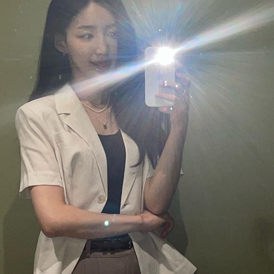 allbyhana1's tweet photo. 학교 인터뷰 촬영했던 날 ☀️ 너무 너무 해가 뜨거워서 녹는 줄 알았는데 여름 잘 살아남았다💦 선물해주신 카메라와 필름들의 결과물은 다음에 올릴게요❤️
https://t.co/jDd0zZ8N6n
#신보라 #shinbora #하나버블 #hana #하나 #ハナ https://t.co/LaAsd7m2jX