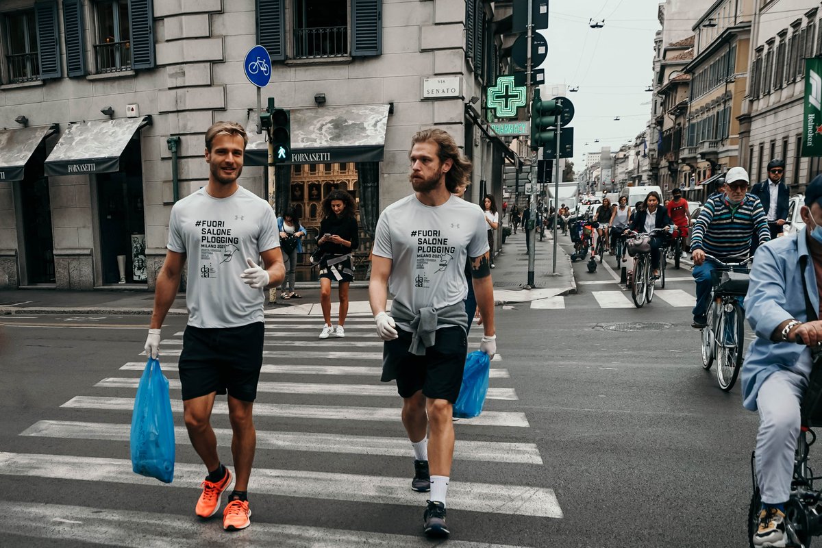 dnadesignworks's tweet photo. We are proud to see our branding for #FuorisalonePlogging during the Milano Design Week.
This event consisted of a walk/ run through the streets of Milano for the collection of plastic waste. This movement was organized by @DAAAHaus. Photos by @iskanderdia at @fuorisalone https://t.co/Vp9zu1c0Dq