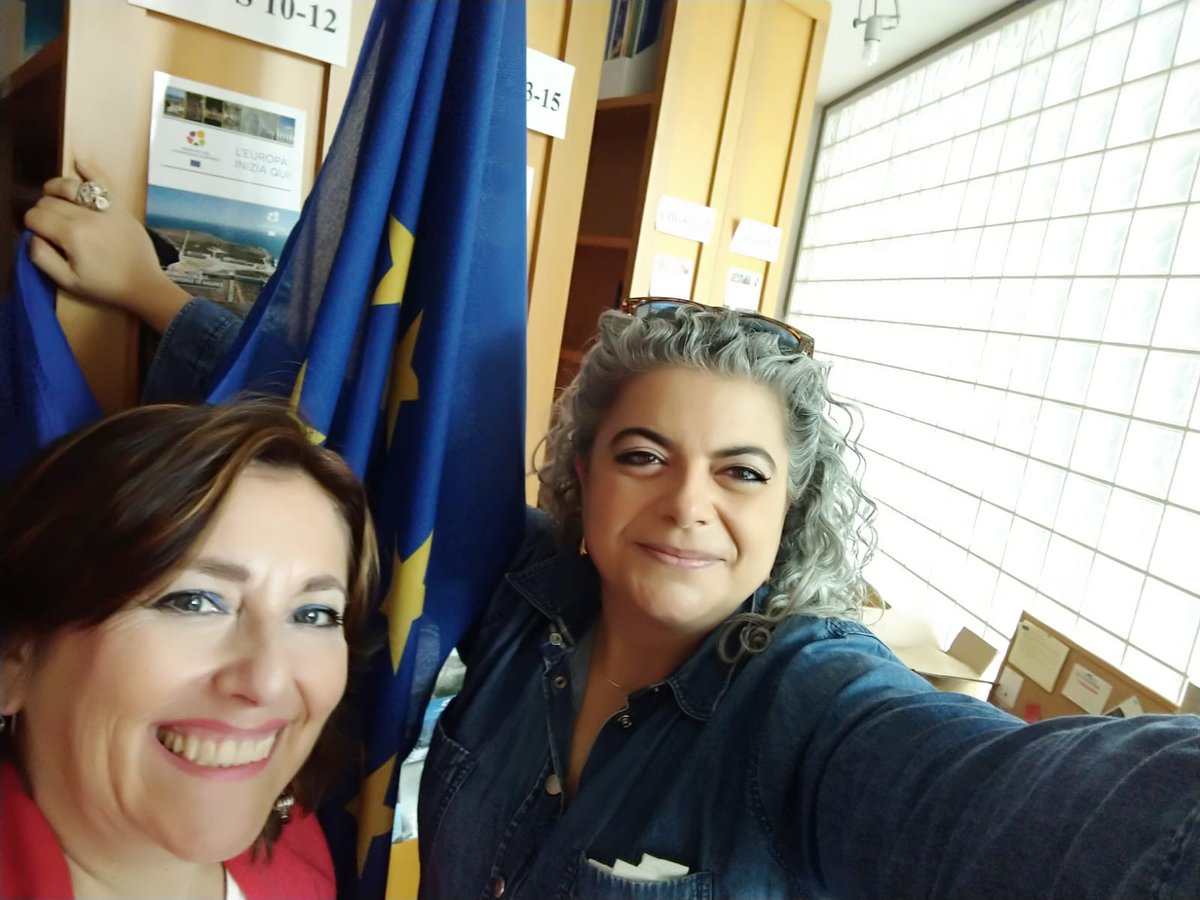 CDEunimol's tweet photo. Riunione in corso @CDEunimol e @EuropeDirectCBa @BiblioUnimol!πͺπΊπ€π€π¦Ύ @europainitalia @EU_Commission #CoFE #GiornataEuropeadelleLingue #DiscoverLanguages #EDL #ASOC2122
Stay tuned!π https://t.co/xXvgZ7vwtK