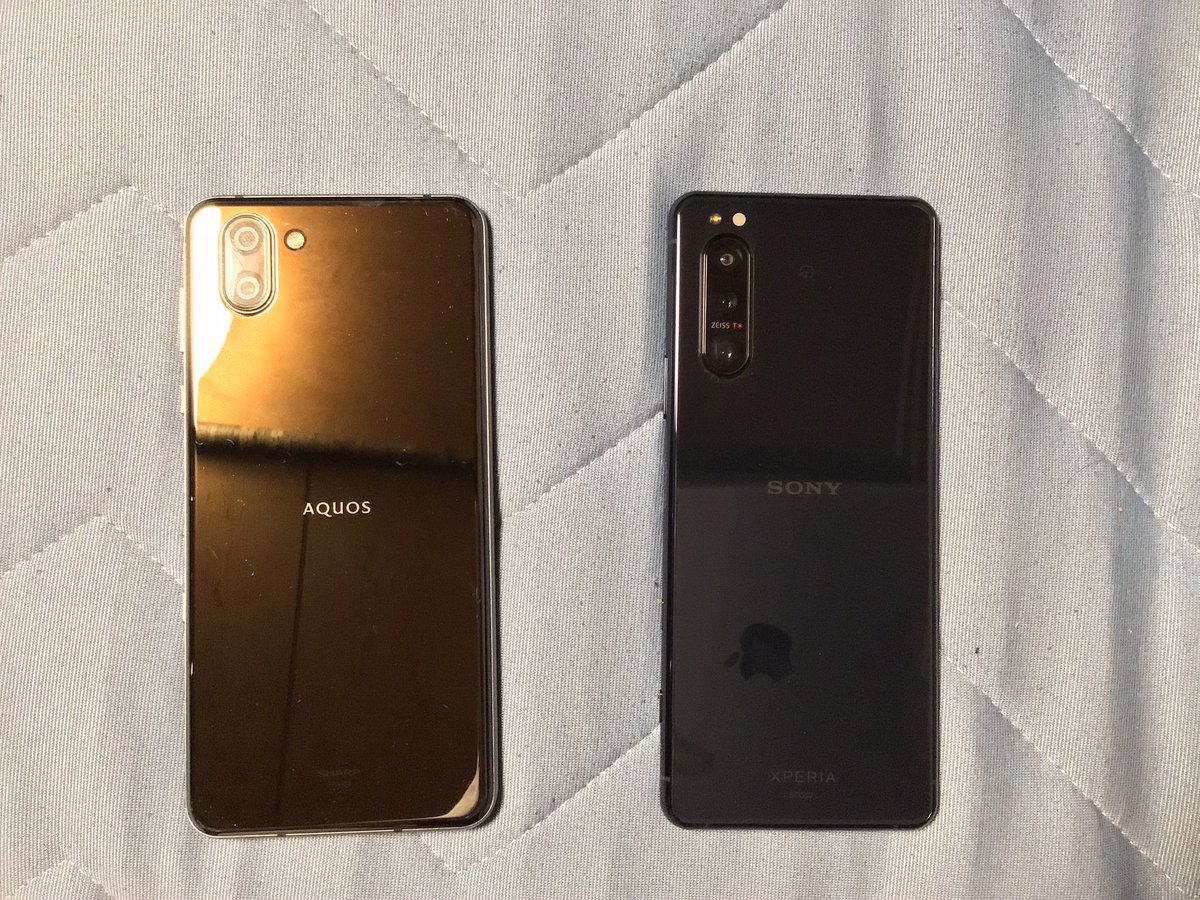 盧舎那仏濱涼 本人は神道 赤服にfaithが一番好きです笑 このライブ壁紙があるから林檎を使いたく無いんですよね 私が初めてスマホを買ったときにダウンロードした思い出深い壁紙です笑