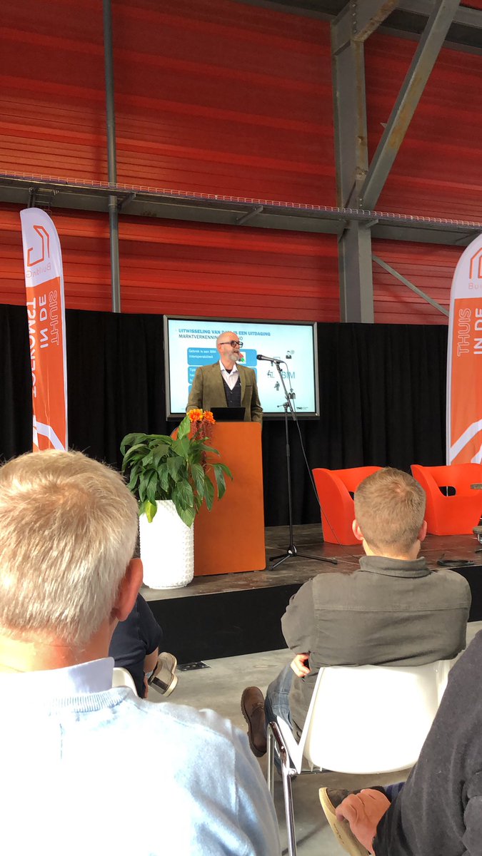 #BrainR mooi evenement voor de digitalisering in de bouw en infra voor het noordelijk MKB. <a href="/robroef/">Rob Roef - BIM captain</a> verteld passievol over BIM, IoT en machine learning. #TNO <a href="/BuildinGron/">BuildinG</a> <a href="/Brink_Software/">Brink Software</a> @Bouw7app