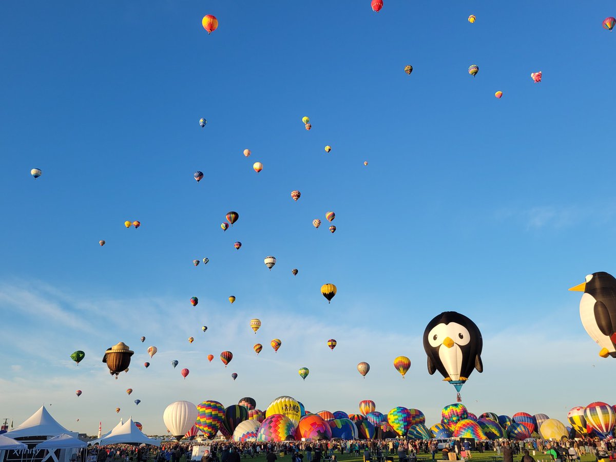 ANOTHER BEAUTIFUL  MORNING AT THE INTERNATIONAL BALLOON FIESTA IN ALBUQUERQUE!