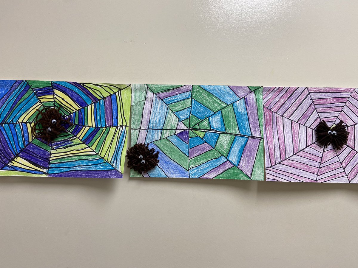 ArtwithMissG's tweet photo. 3rd grade finished up warm and cool color spider webs just in time for🎃👻🕸🕷@Creekvw_Tweets https://t.co/0xcnvZmKim