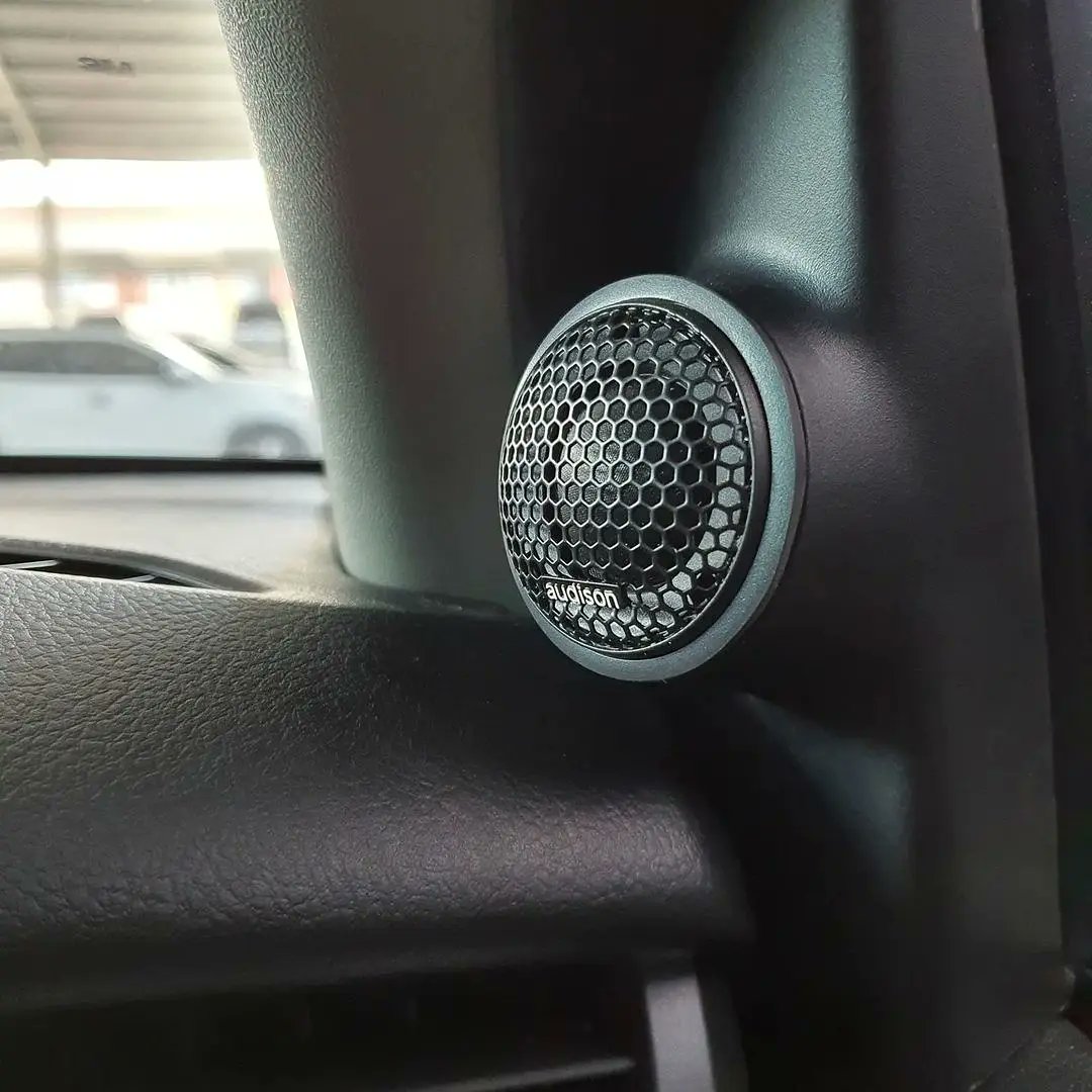 🆒️ kurniawan_audioworkshop 
Super clean a Pillar mounting for Toyota Furtoner 🏁 featuring Prima tweeter 🎵🇮🇹

#AudisonPrima #toyotafurtuner #apillar #caraudiofab