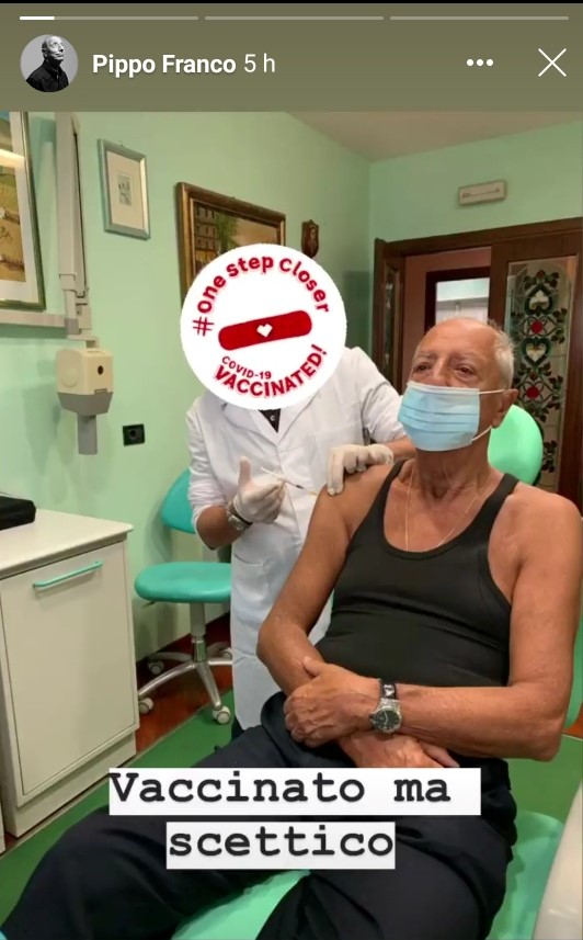 purtroppo's tweet photo. Problema: se #PippoFranco per farsi vaccinare è andato dal dentista, per l'esame della prostata dove è andato?
Via al televoto! https://t.co/v40ZYTveSK