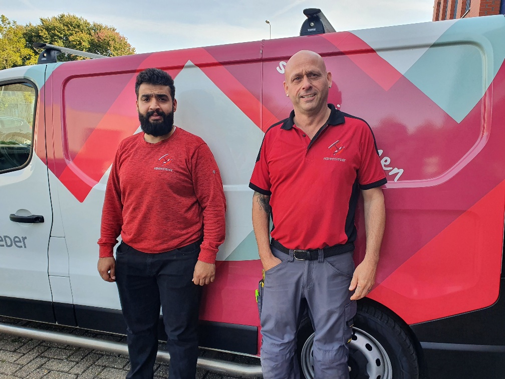 Het Leer Werkbedrijf zetten wij op met als doel mensen op te leiden door hen mee te laten draaien in de praktijk. Zo bieden we werkervaring en scholing binnen een vertrouwde omgeving en dragen we bij aan maatschappelijk verantwoord ondernemen. #WelkomAli methavensteder.nl/maatschappelij…