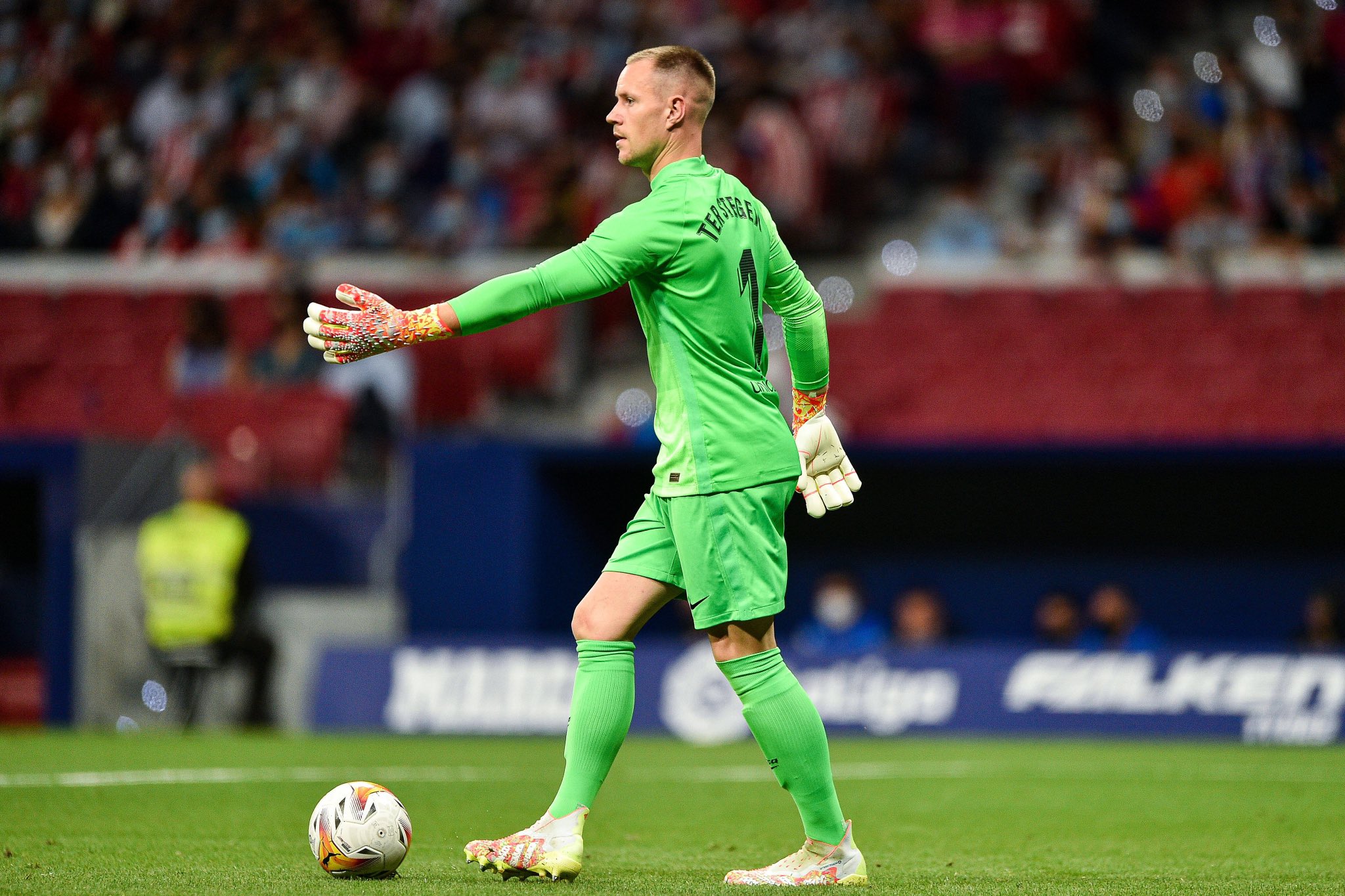 Marc ter Stegen on Twitter: "It's been a difficult start into the season.  Now there's some time to analyze the situation. We must come back after the  national team break with a