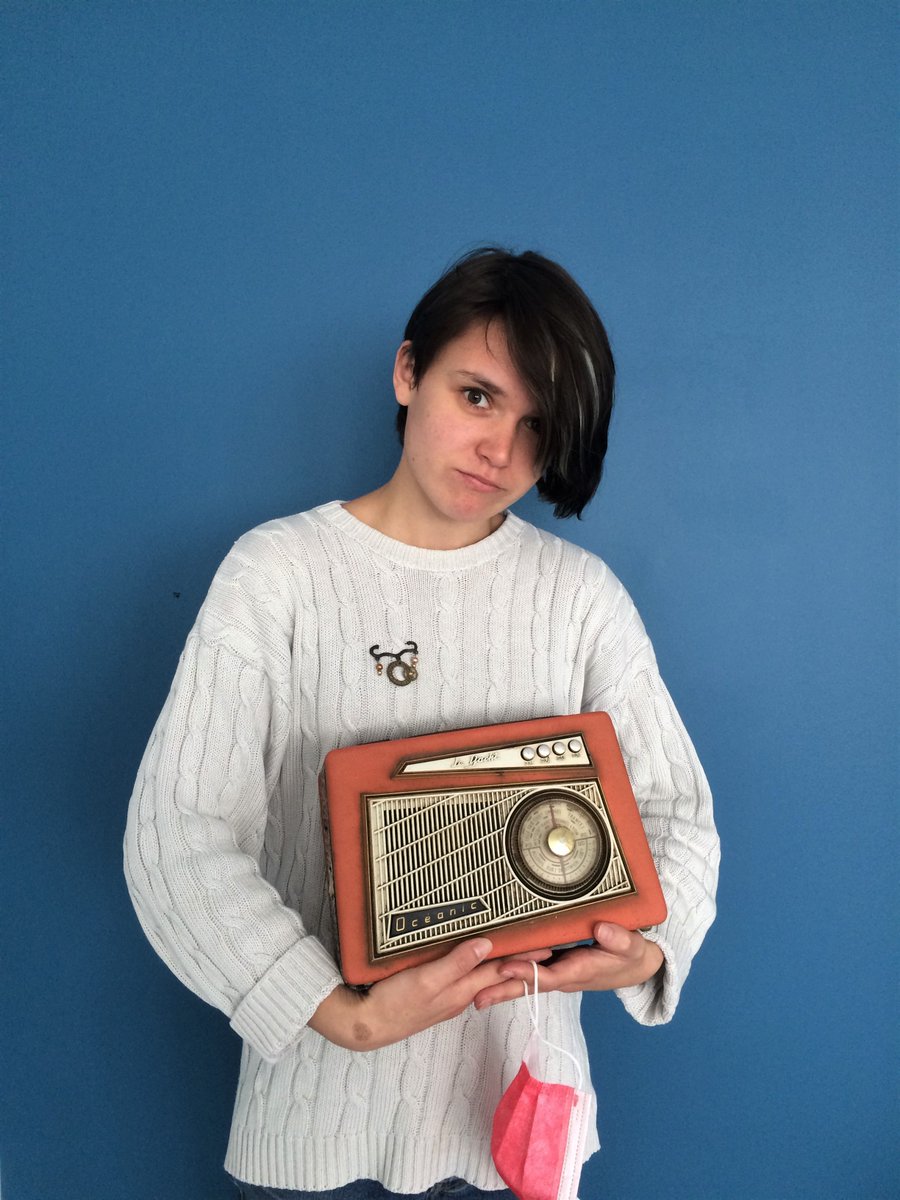 Ur varr a zo kouezhet àr un orjalenn, ar 97.3 ar 101.7 &amp; 92.6 a zo mut... 
Ken arc'hoazh e vo distroet ar son en ho radio. 
Da c'hortoz: radio-bro-gwened.com 

Une branche est tombée qui compromet la diffusion sur certaines antennes, on y travaille!

#brezhoneg #radio #bzh