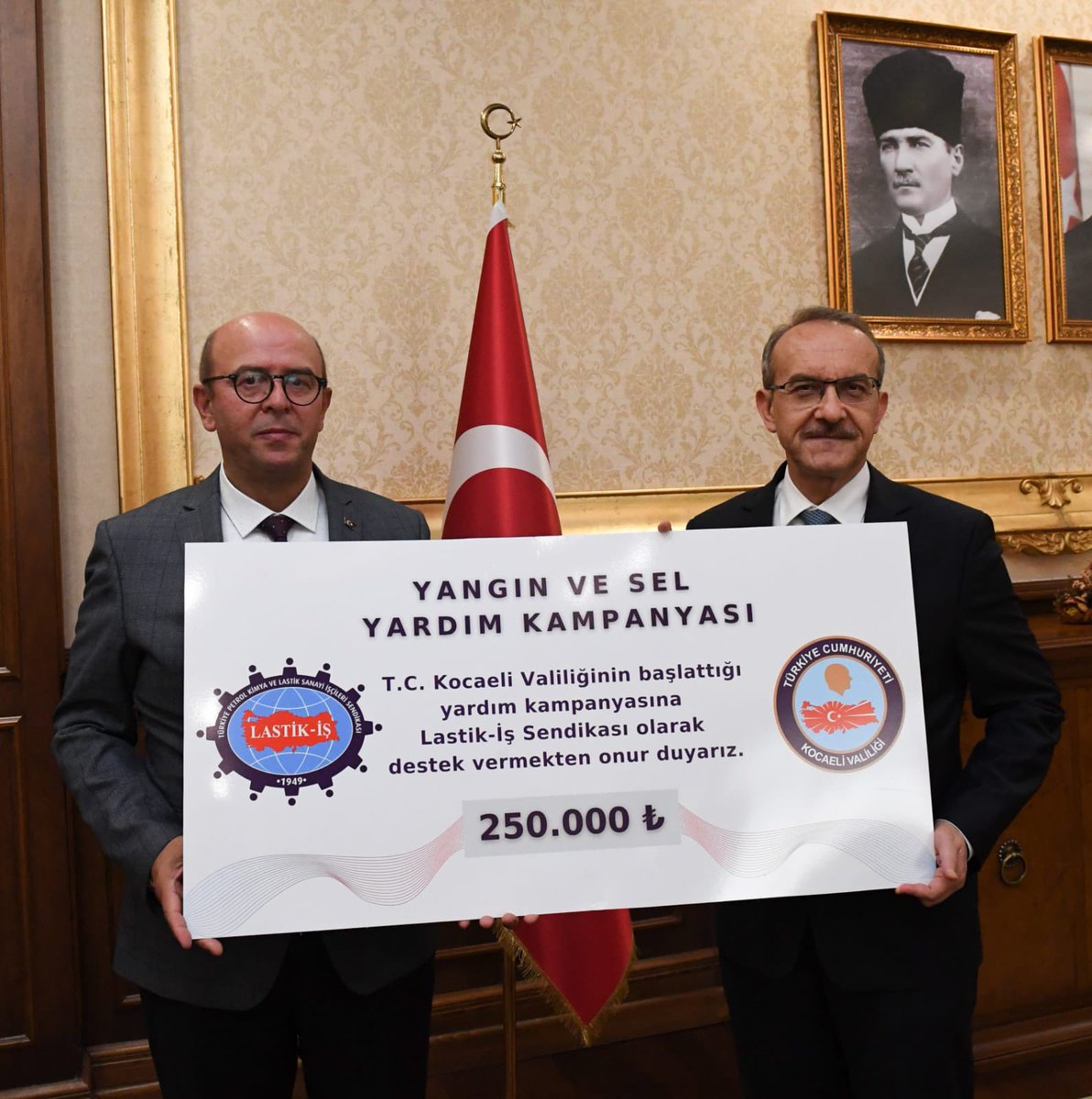 SeddarYavuz's tweet photo. Ülkemiz genelinde meydana gelen yangın ve sel felaketinden etkilenenlerin yaralarını sarmak üzere düzenlenen kampanyaya sundukları katkıdan dolayı Lastik-İş Sendikası Genel Başkanı Alaaddin Sarı ve Yönetim Kurulu Üyelerine teşekkür ederim. https://t.co/B0bA7eyZq3