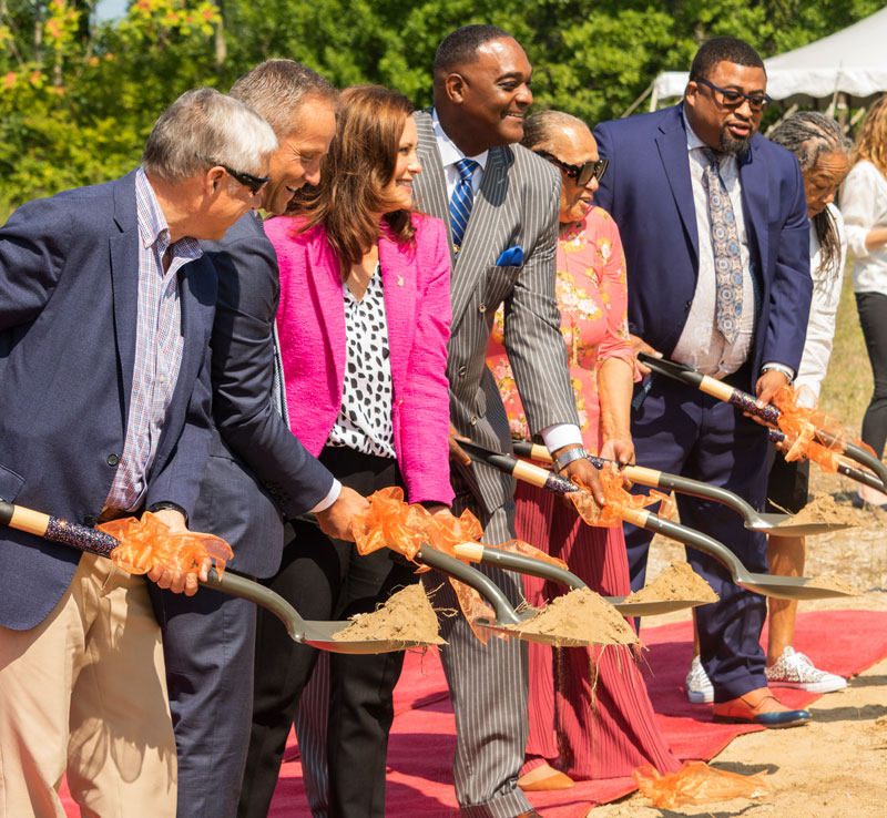 WhirlpoolCorp's tweet photo. Whirlpool Corporation has invested $20 million in a multi-family housing development in Benton Harbor that aims to create 400 jobs and provide quality, attainable housing. Learn more: https://t.co/rSgF91cLeU #JobCreation #HousingGap https://t.co/Xs3WPW4hro