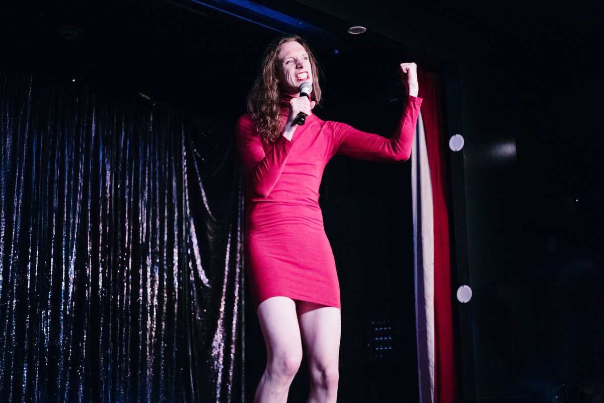 edaliaday's tweet photo. Our final 2 tour dates of 2021! Join us in Lancaster tomorrow (Weds 6th Oct) at @TheDukesTheatre in #TooPrettyToPunch
Then next Friday(15th Oct) Leicester at @UpstairsWestern
@theatredelishef last week was such a gorgeous audience and it’s a delight to get to share this work. https://t.co/XbIwkn0NZv