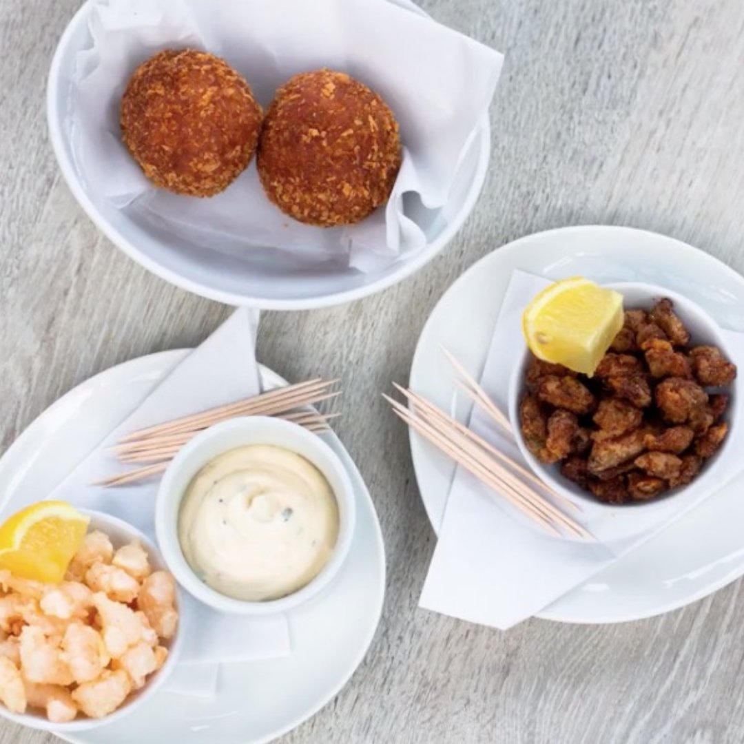 fishborough's tweet photo. Find, explore, taste. 🍽
Delivery has never been this easy. Thanks to
#Deliveroo and #Ubereats! 🛵
#fishrestaurants #takeaways #delivery
#londonfoodie #londonrestaurants #seafood #freshseafood #fishrestaurant #london #seafoodlove #freshfood #UK #boroughmarket https://t.co/ssRK0ONYUI