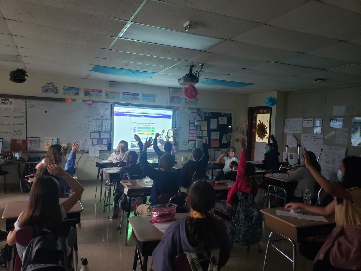 wadegrade5's tweet photo. Getting in a little bit of science with our friend Mystery Doug during morning meeting.. Thanks for the recommendation @KWMathScience
#GriswoldSOARS #Griswoldschool #scienceiscool https://t.co/lD2Ro1DolM
