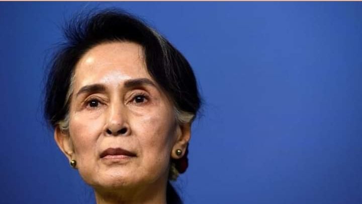 ဒေါ်အောင်ဆန်းစုကြည်သည် တရားရုံးသို့ လာရောက် နေခြင်းသည် ၎င်းတို့ တရားစီရင်ရေး ကို အသိအမှတ် ပြုနေခြင်း မဟုတ်ပဲ မိမိအား လုပ်ကြံ စွပ်စွဲကာ ဖမ်းဆီးထားသည်ကို ကမ္ဘာသိ တင်ပြနေသည့် political statement သာလျှင် ဖြစ်ပေသည်။
အောက်တိုဘာလ ၅ ရက်၊ရန်ကုန်
Credit.