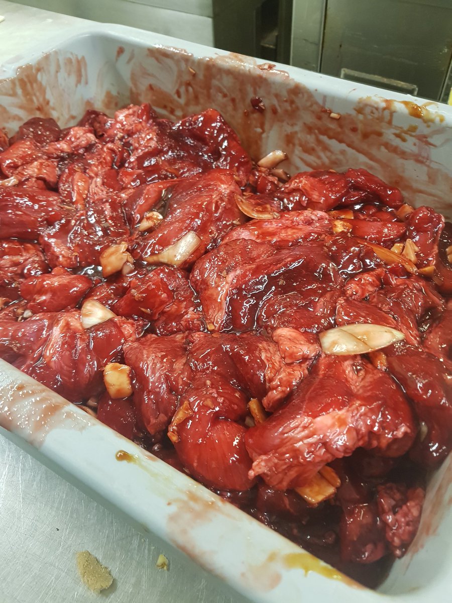 chefdazza's tweet photo. Good things happening this morning with the grade 10 hospitality class. #thelakerway #TLDSBlearns #StartMeUp #bbqpork https://t.co/5TpqhXxVVd