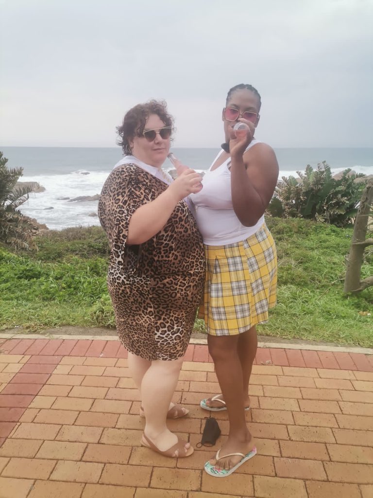 OfentseMotau tweet media