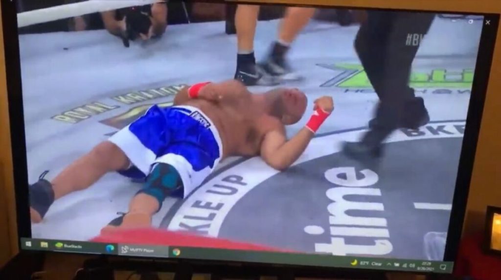 SoyNuevaPrensa's tweet photo. Murió Justin Thornton tras recibir un duro nocaut en la BKFC 20 - https://t.co/u3XuOa9M3C
#SoyNuevaPrensa #BKFC20 #DuroNocaut #JustinThornton #Murio #Boxeo #Deportes https://t.co/vsEPhAMwkn