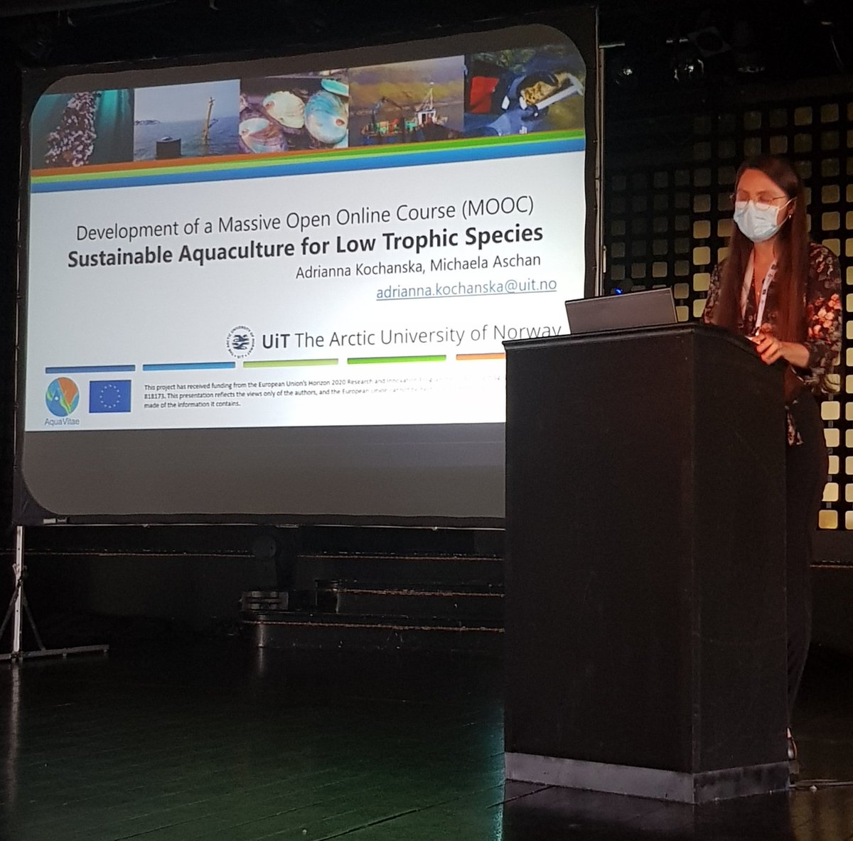 Adrianna Kochanska @UiT <a href="/aquavitaeEU/">AquaVitae</a> presents a #MOOC on #sustainable #aquaculture for low thropic species, a #transdiciplinary approach,  at #AE21MAD a