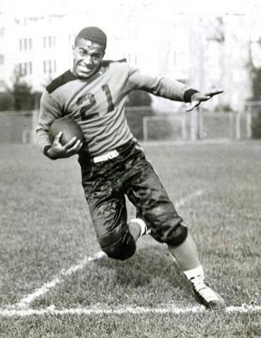 BC_SAAS's tweet image. 🦅 Eagles 101: Last night, over 180 1st-year student-athletes learned about the legacy of Lou Montgomery, who was the First Black SA at BC. We engaged in group discussions led by E4E and BMI facilitators 👏#LegacyRestored