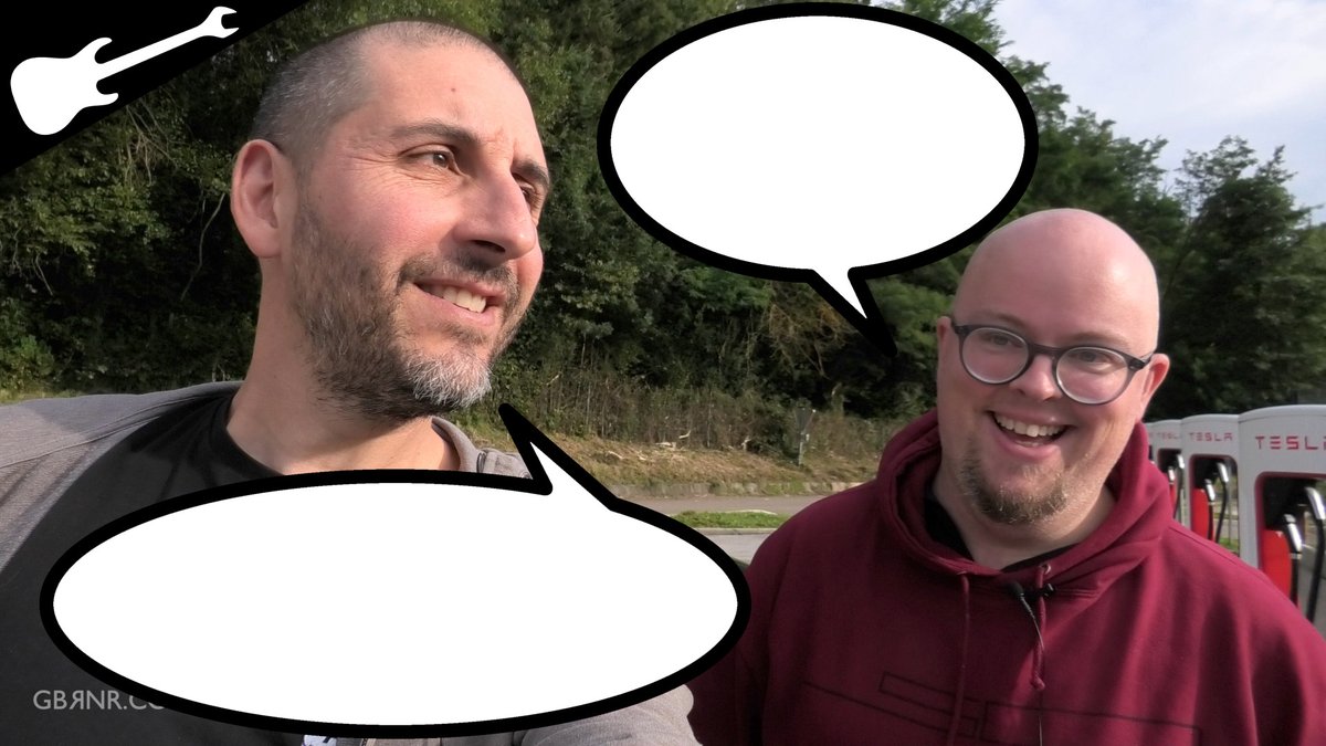 Uniquement pour les twittos GBRnR: à vous de mettre le texte dans les bulles de la vidéo de demain avec <a href="/LaurentSchmidt_/">Laurent Schmidt</a> Lui est plutôt @Ionity / <a href="/Porsche/">Porsche</a>  et moi plutôt <a href="/Tesla/">Tesla</a> #SuperChargeur