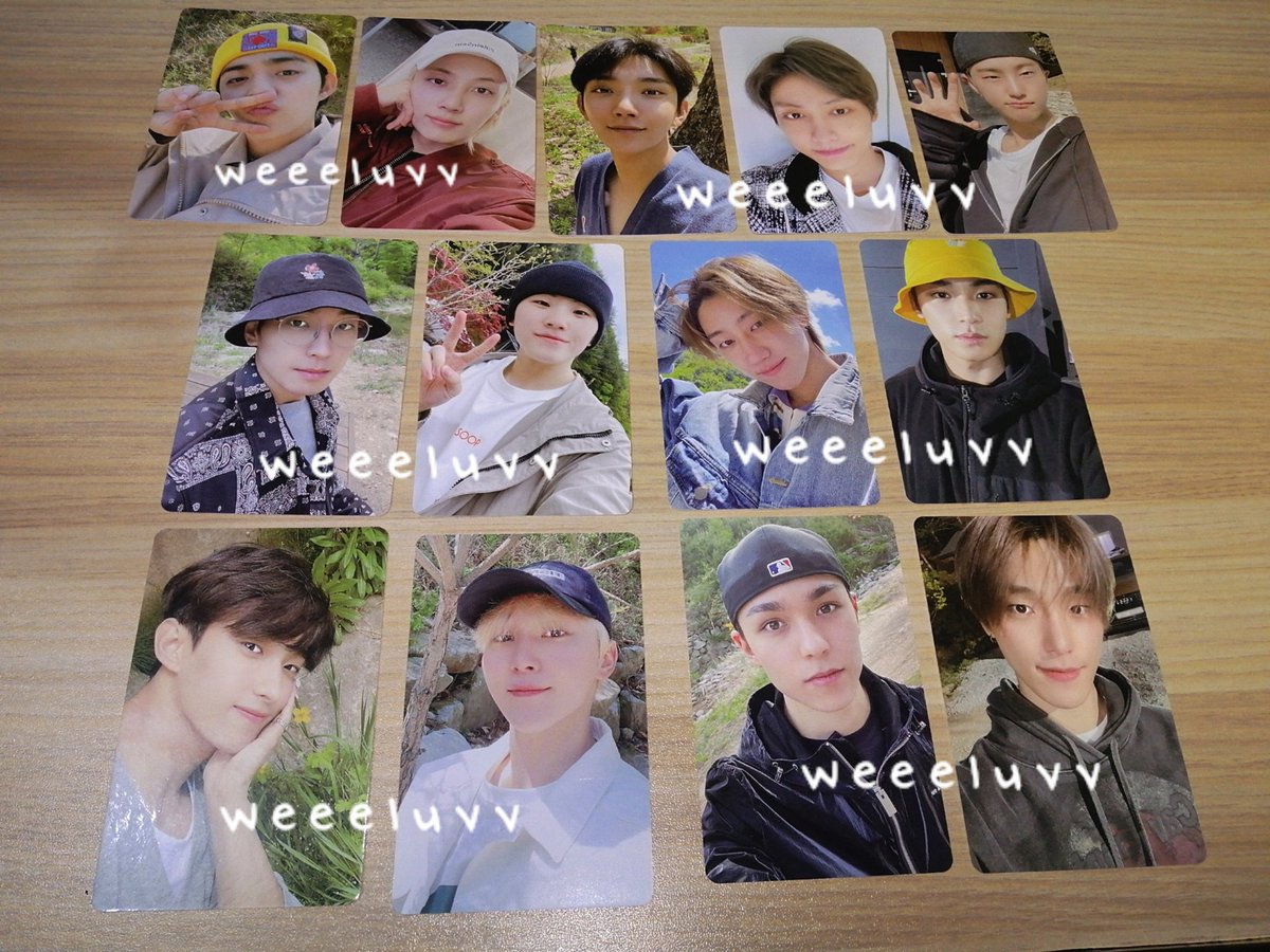 tinw1nnn's tweet photo. [#weeeluvvPROOFS]
I just opened the set and upon checking the pcs, there are some manu defects like straight scratches (check sk's) that are visible only when placed under the flash or light. There are also dusts ig that were laminated together with the pc (hoshi's). https://t.co/WtEjeB420c