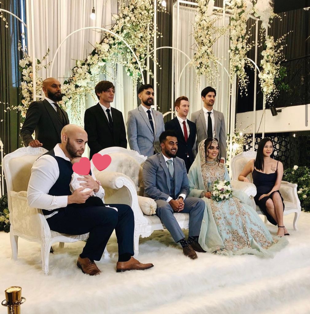 TeamLouisNews's tweet photo. More of Louis at the wedding! 🥺

© jadelynguyen https://t.co/nwR6Gjj5Yd