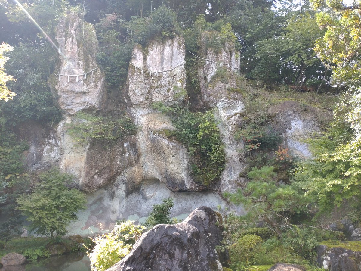 父の三回忌に行けないので、此方の同じ宗派の那谷寺に参拝。。その後母に写真付きでその旨を伝えると、昔父と行ったことがあるとの事。
縁って不思議だね。。