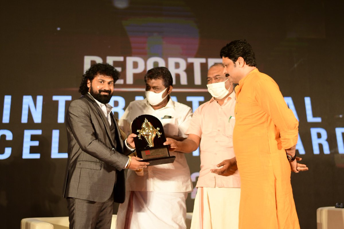 DrPraveenKp's tweet photo. #Young_Icon Talent award for the Invention of #Life_Doctor 💕from Our Honorable Finance Minister Sree.K.#Balagopal and honoured by our Transport Minister Sree.Adv.#Antony_Raju Presented by Reporter International Excellency Awards 20-21.
The award means a great deal to all of us. https://t.co/h39UAU2u9P