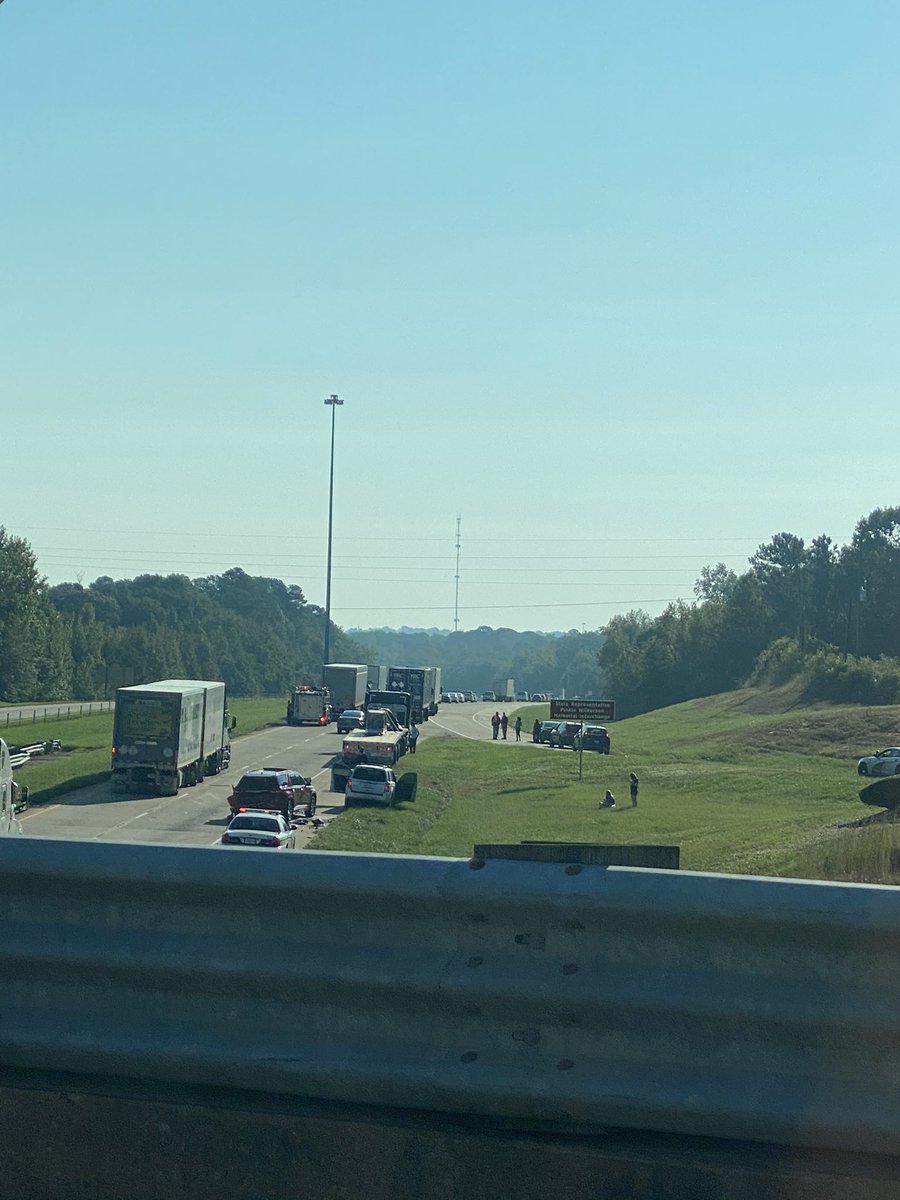 TheGramblinite's tweet photo. Accident reported on I-20 in Grambling. Crash is under investigation, full story will be posted soon 

#gramfam https://t.co/48VC16TxKc